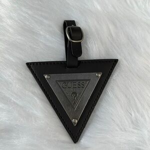 New GUESS Triangle Key Ring